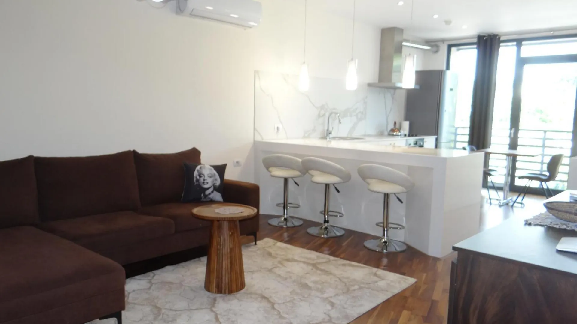 Sky Hotel Apartment Shkodër